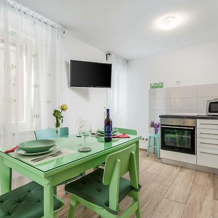 Adeona Apartments Рийека Екстериор снимка