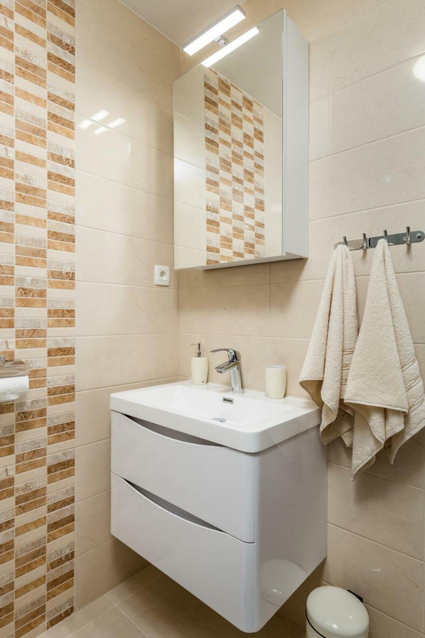Adeona Apartments Рийека Екстериор снимка