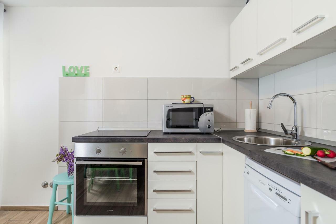 Adeona Apartments Рийека Екстериор снимка