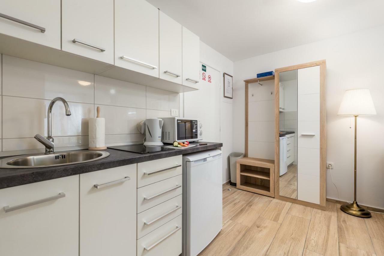 Adeona Apartments Рийека Екстериор снимка